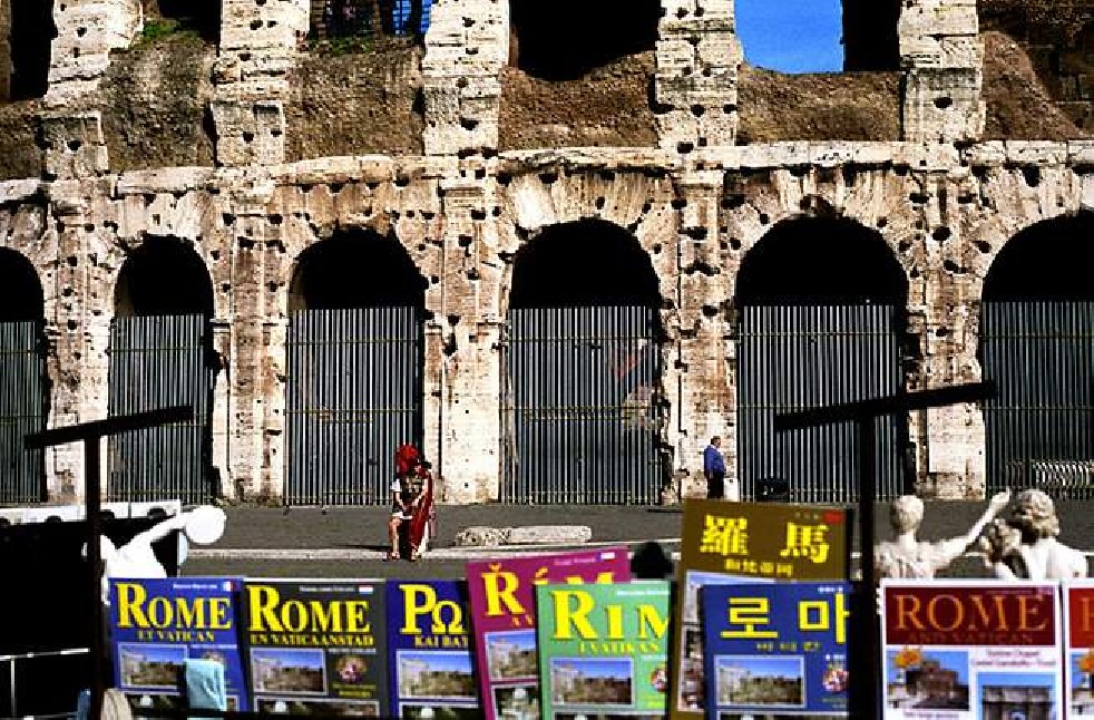 S.P.Q.R. Walking in Rome