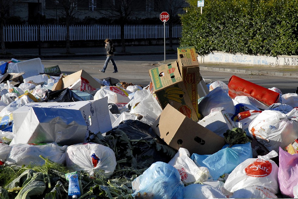 Naples rubbish crisis I 