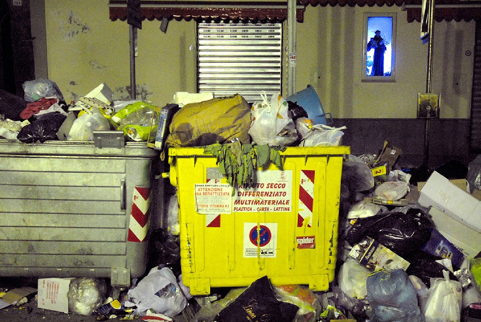 Naples rubbish crisis I 